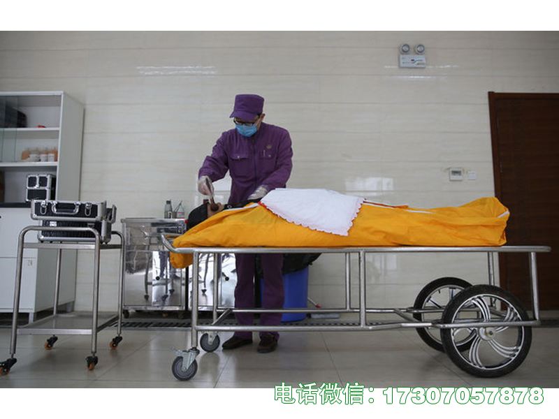 入殓整容台